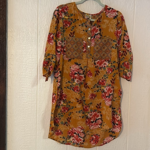 Fig and Flower Anthropologie floral top medium - Picture 3 of 7